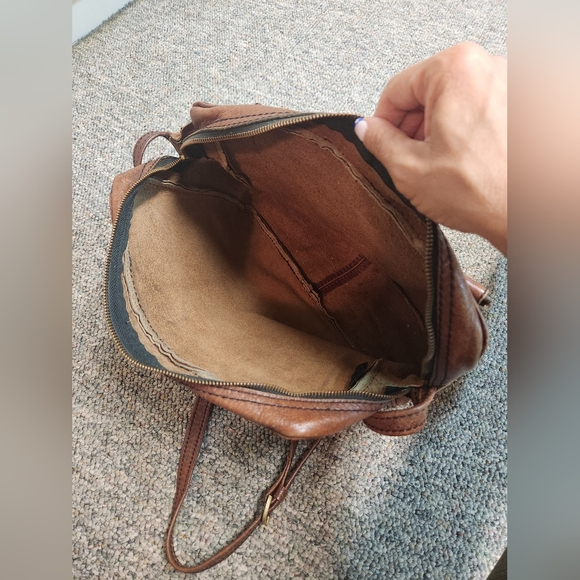 LAND Tumbled Brown Leather Messenger Shoulder/Crossbody Bag - Picture 9 of 11